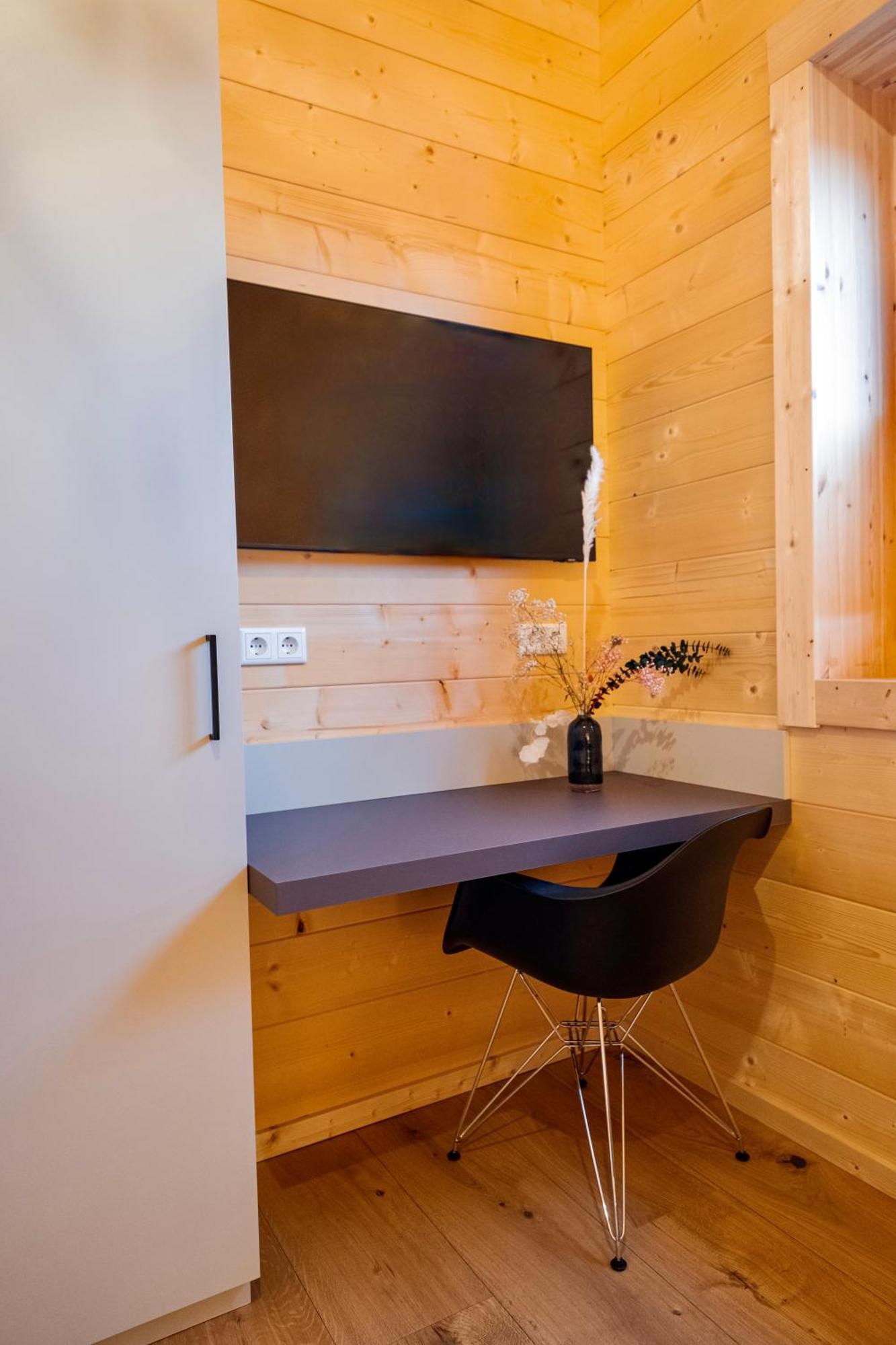 Netten Naturerlebnis Holz-Chalets Daun Exterior foto